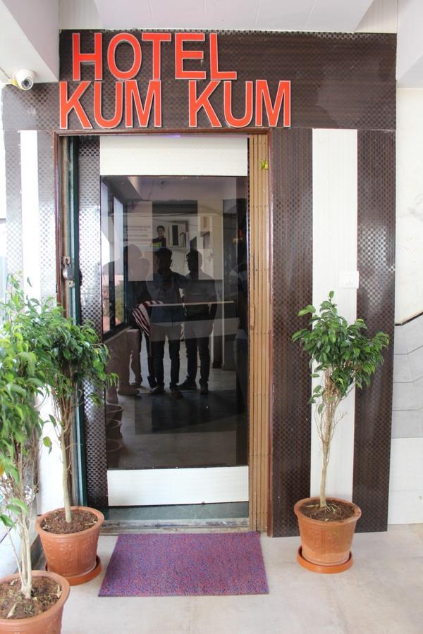 Hotel Kum Kum Adalaj Buitenkant foto