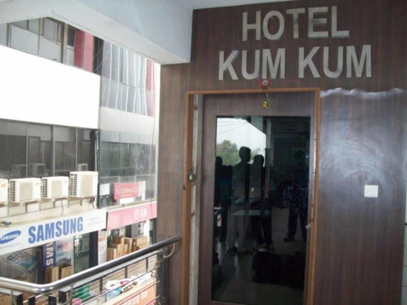 Hotel Kum Kum Adalaj Buitenkant foto